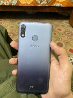 Infinix hot 8 2/32 with box and charger