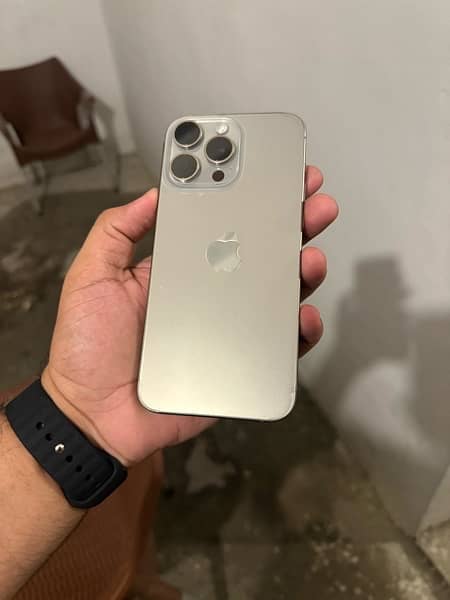 iphone 15 pro max (HK VARIANT) 3