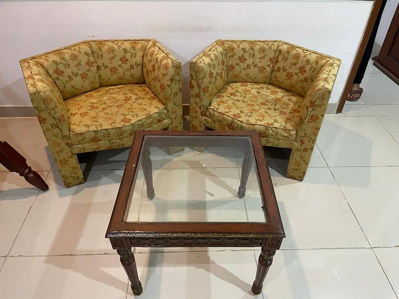 4 seater sofa set with table 2