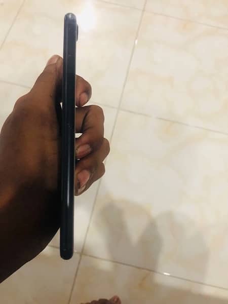 iPhone 7 black colour 4