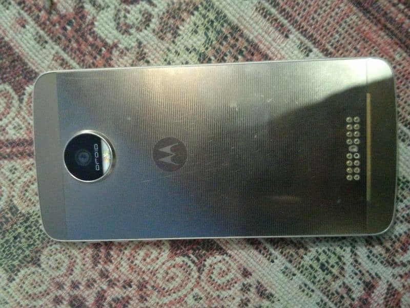 moto z force (droid Motorolla) 2