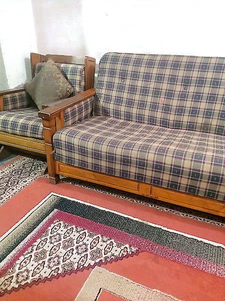 Excellent Condition Diyar wood sofa set 6