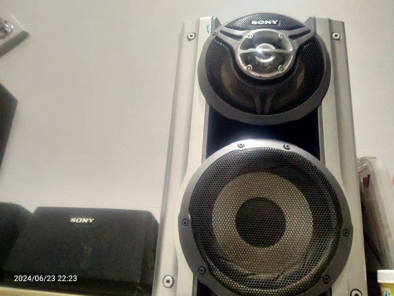 Sony speakers 1