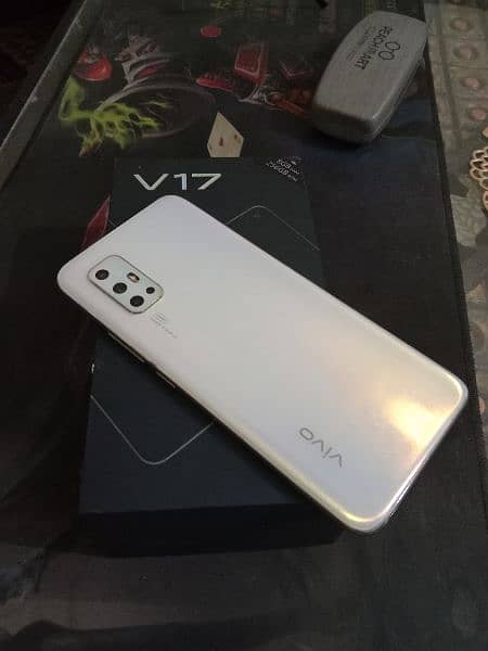 Vivo v17 8/256 1