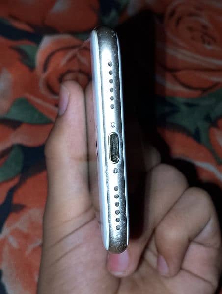 IPHONE 7 10/9 CONDITION 4