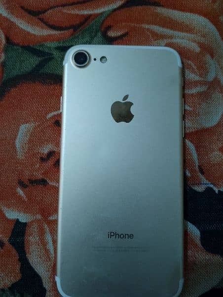 IPHONE 7 10/9 CONDITION 5