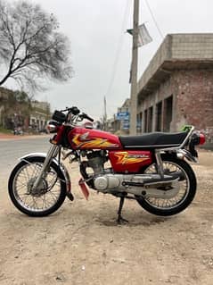 Honda 125 2021 Model || Honda 125 10/8 condation || One Handed Use