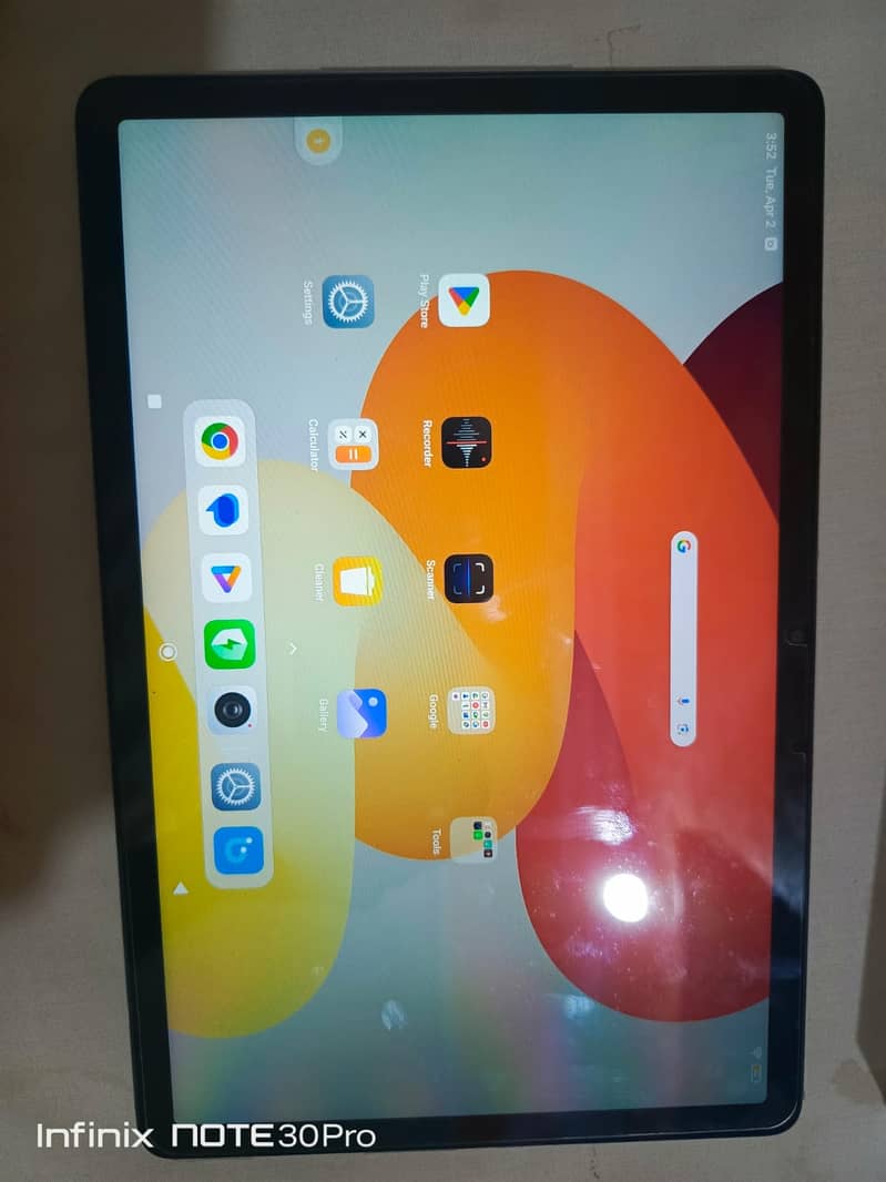 REDMI PAD SE 8/128.3 MONTH USED. WITHIN WARRANTY 8