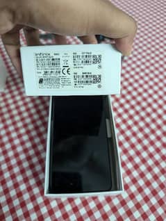 Infinix Note 11, 4/128gb. 10/10 condition with box