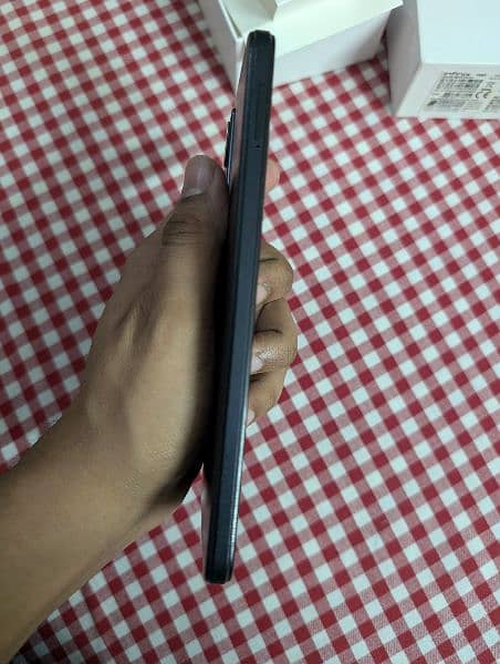 Infinix Note 11, 4/128gb. 10/10 condition with box 3