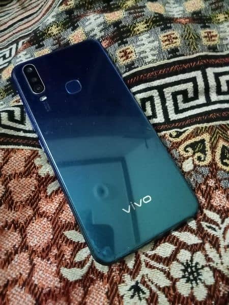 vivo y17 box and charger exchange possible with iphone 3