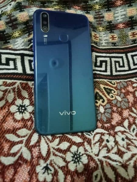 vivo y17 box and charger exchange possible with iphone 5