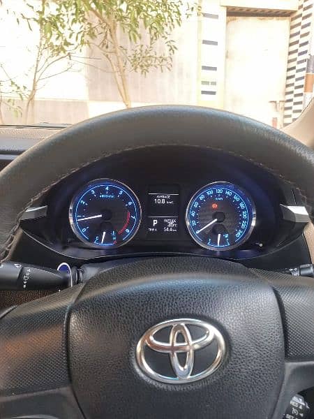 Toyota Corolla Altis 2015 5