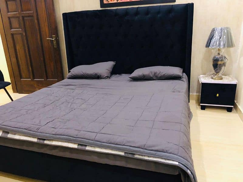 One bedroom VIP apartment for rent for short stay in bahria town 3