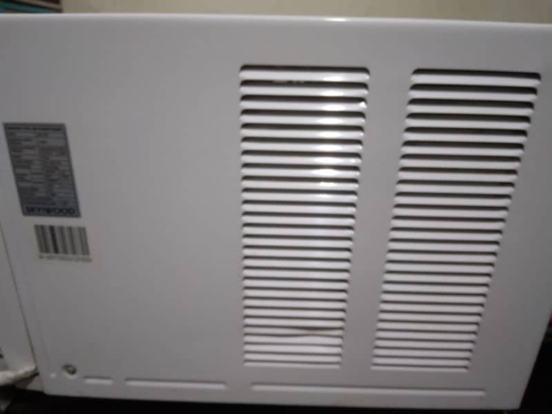 skyiwood window ac enverter 1.2 new condition with remote 03064262786 1