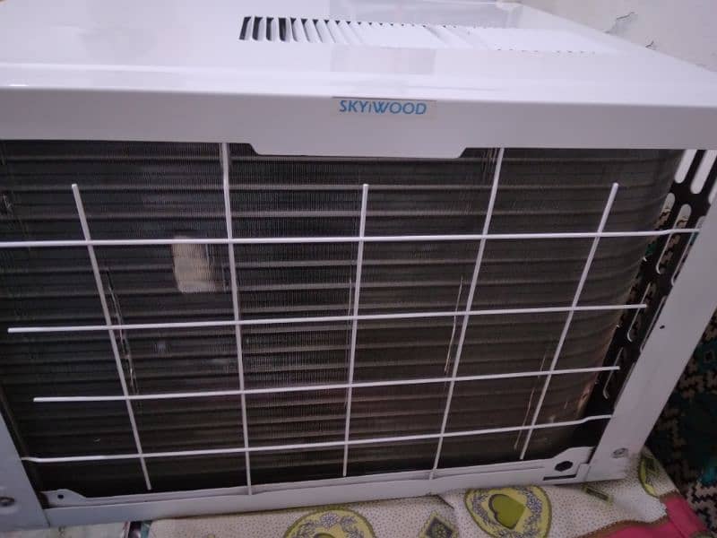 skyiwood window ac enverter 1.2 new condition with remote 03064262786 4