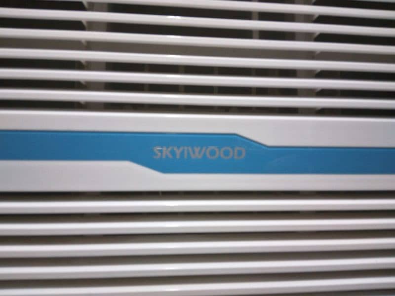 skyiwood window ac enverter 1.2 new condition with remote 03064262786 5