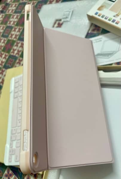 Kindle Fire HD 10 & 10 Plus Smart Folio case with Bluetooth Keyboard 16