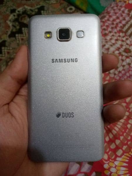 Samsung a3 good condition one hand use urgent sale contact 2