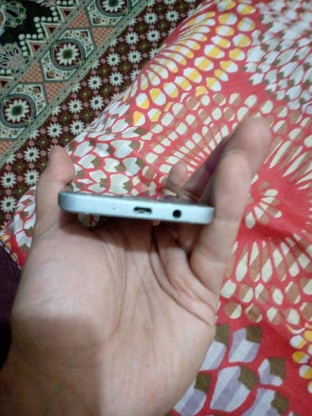 Samsung a3 good condition one hand use urgent sale contact 3