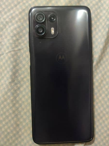 Motorola edge 20 lite condition 10/9 All ok 6+128 urgent sale krna hai 1