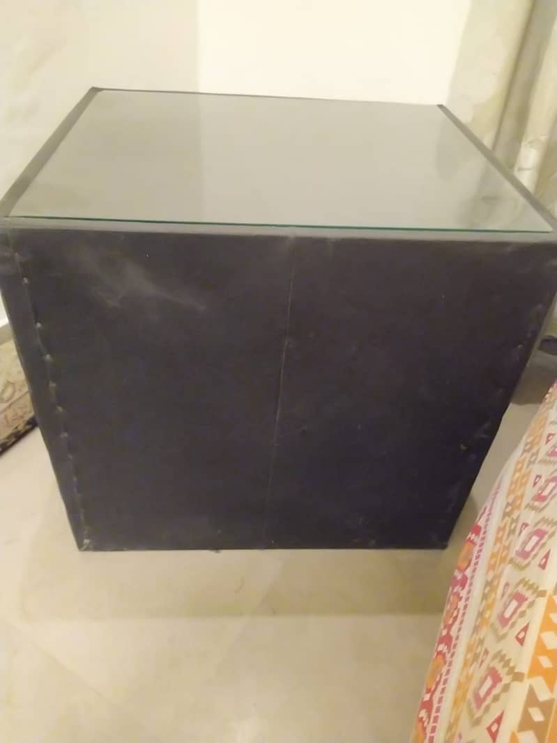 BED SIDE TABLES BLACK LEATHER 2