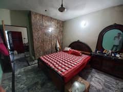5 Marla 2nd floor portion Location Jahanzaib block Allama iqbal town lhr