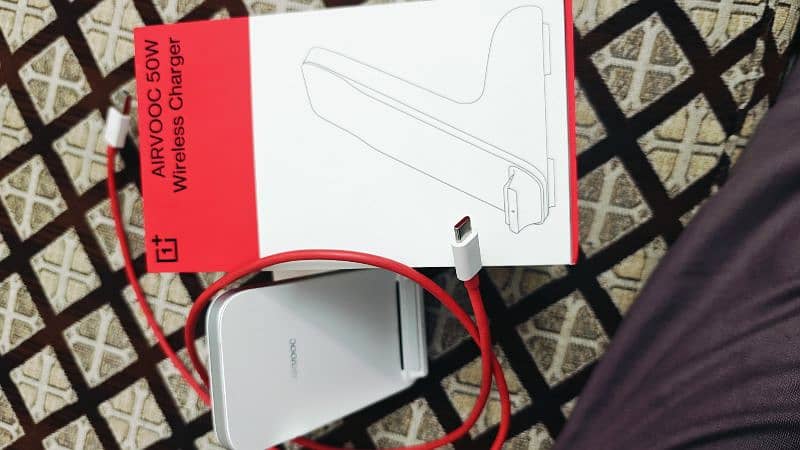 one plus 50 watt wireless charger 0