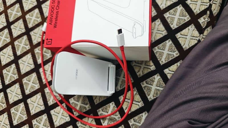 one plus 50 watt wireless charger 1