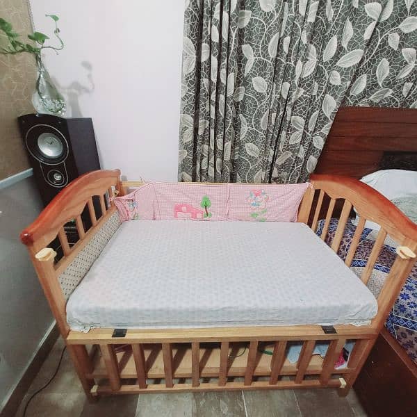 wooden baby cot + swing+ master molty mattress 0