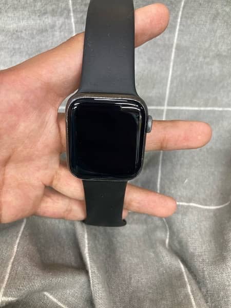 APPLE WATCH SERIES 4 0