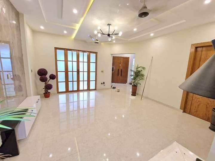 7 MARLA DESIGNER HOUSE FOR RENT 3