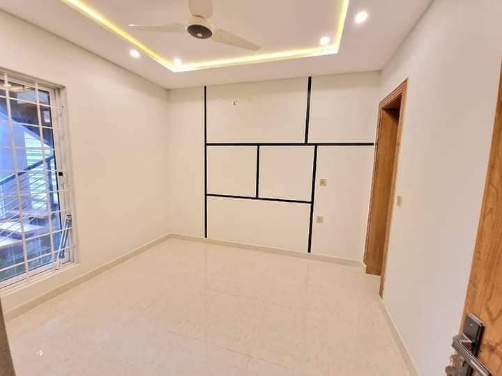 7 MARLA DESIGNER HOUSE FOR RENT 5