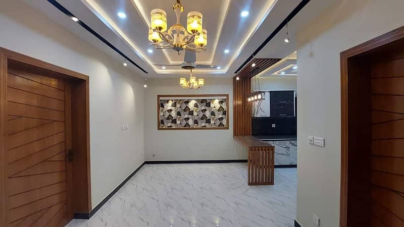 5 MARLA LUXURY HOUSE FOR SALE 5