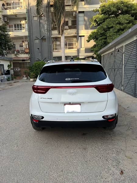 KIA sportage FWD 3