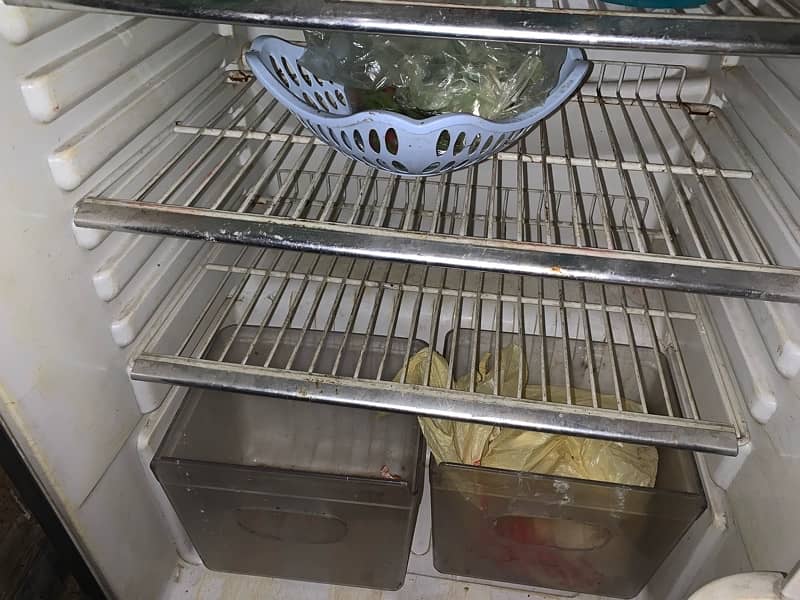 Orient  2 door fridge 5