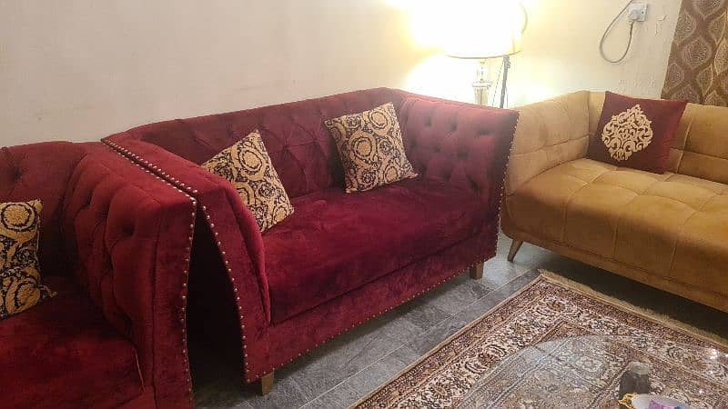 2+2 seater Pink tufed sofa set (70k) 3+2+1 Gold seater sofa set (95k) 1