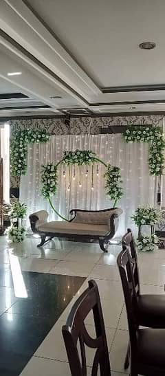 Fresh and artificial flowers Specialist stage decor