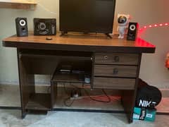 Computer table for sale