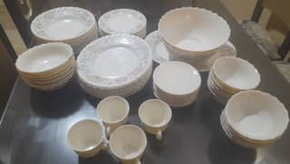 Exquisite 66-Piece French Crockery Set – Unused and Immaculate!