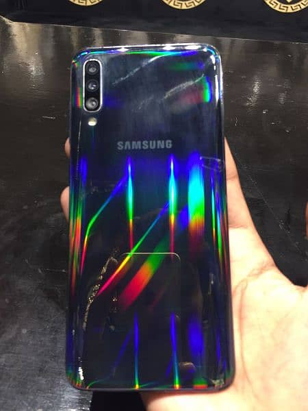 Samsung Galaxy A70 all OK with box 6gb 128 gb 1