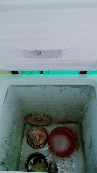 Dawlance deep freezer with inverter technology 2