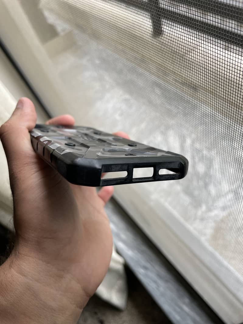 UAG IPhone X Armoured Cover 3