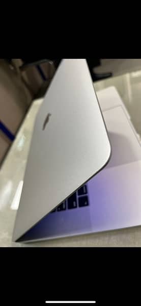 Macbook Pro 2019 i9 3