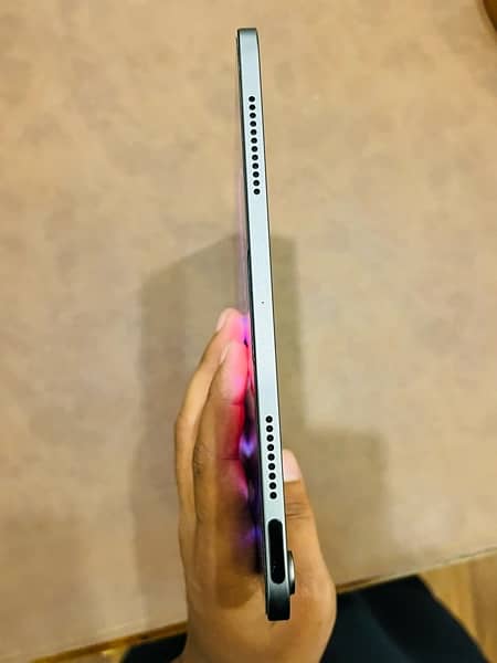 Apple Ipad 5th Gen Almost New 1