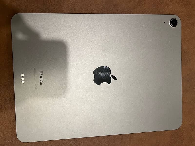 Apple Ipad 5th Gen Almost New 4