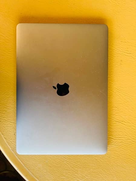 Macbook Pro 2017| Touchbar | 16gb 1TB 3.1ghz 1