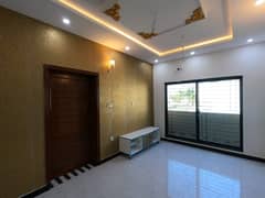Good Prime Location 5 Marla House For sale In New Lahore City