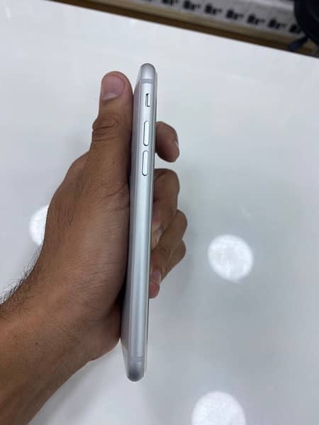 Iphone 8 Silver 64GB 5