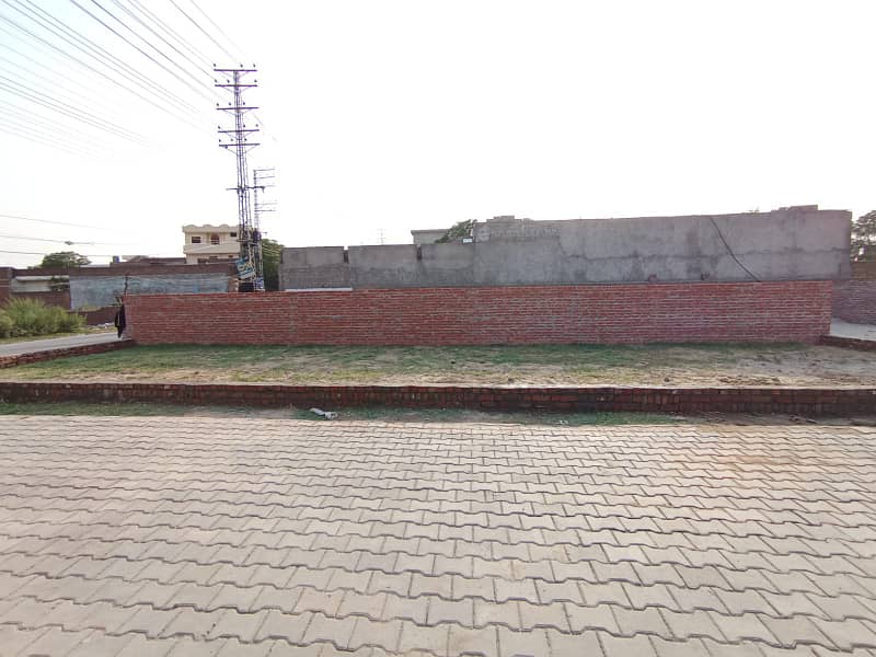 8 Marla commercial plot available for sale Opposite Pak Fan University main Road , City Gujrat 1